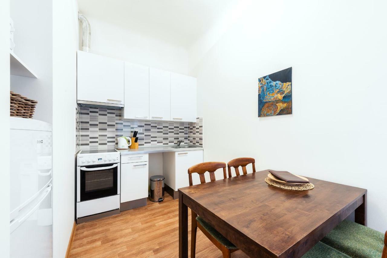 Family Apartments Praha 6 Exterior photo