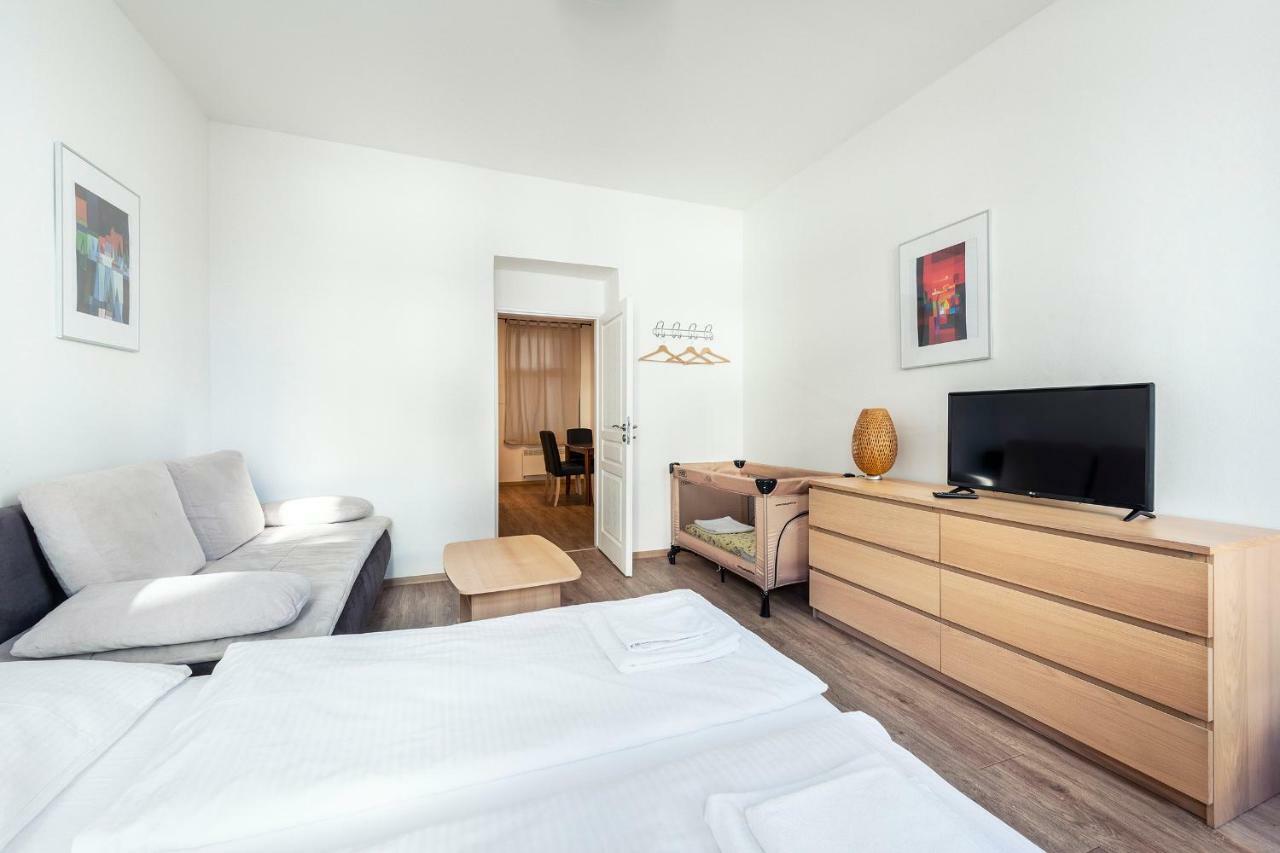 Family Apartments Praha 6 Exterior photo
